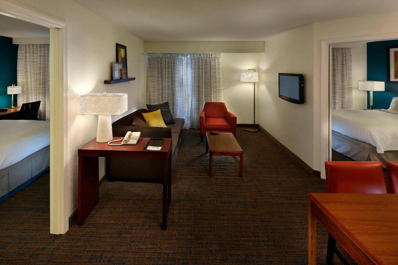 Residence Inn Данбъри Екстериор снимка