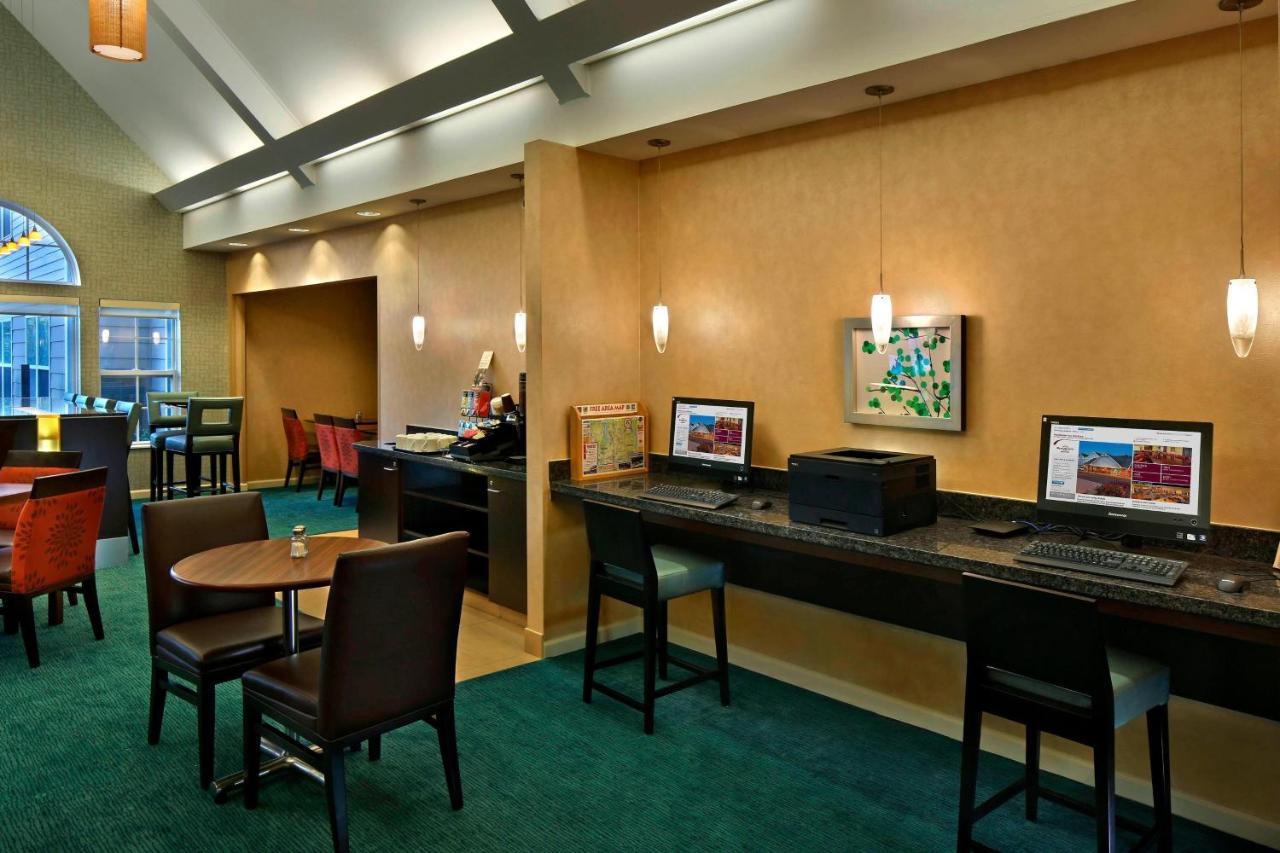 Residence Inn Данбъри Екстериор снимка