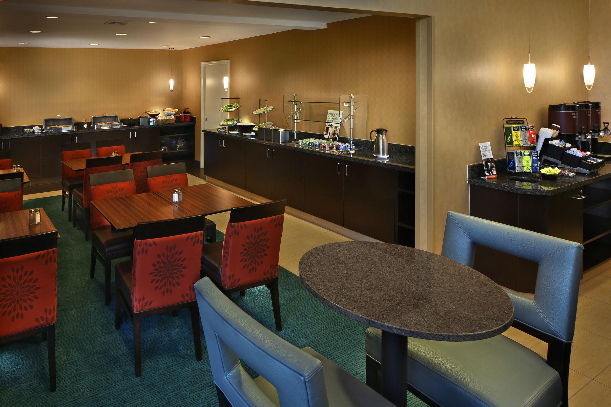 Residence Inn Данбъри Екстериор снимка